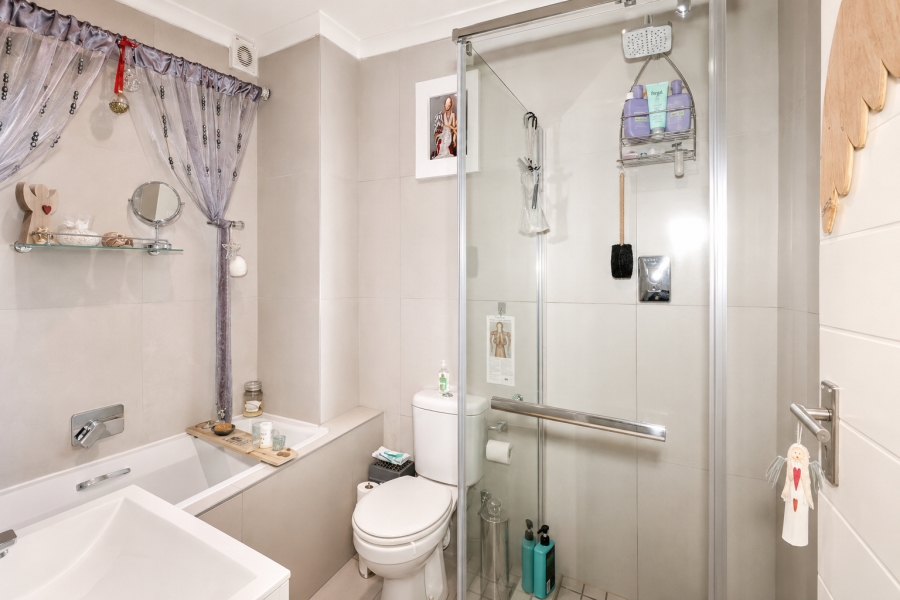2 Bedroom Property for Sale in Table View Western Cape